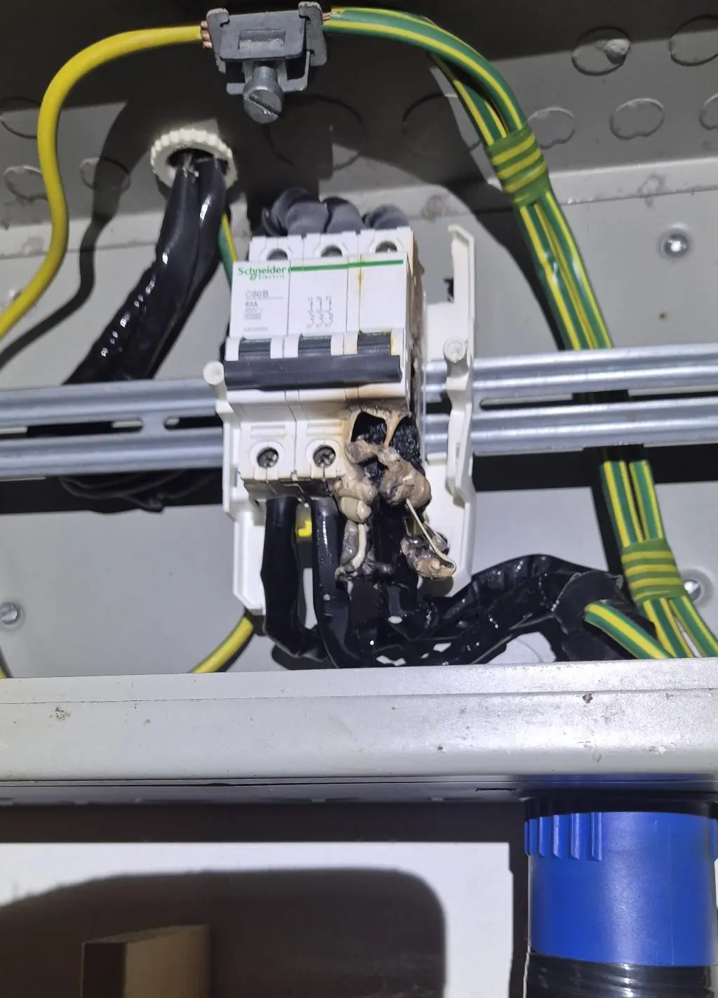 Kontroll og sikkerhet Kontroll og sikkerhet • Fokus Elektro